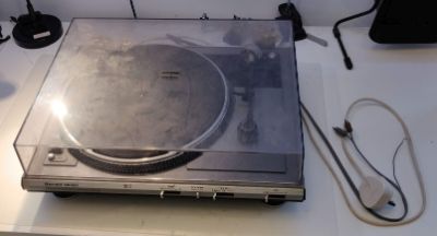 The old dusty turntable