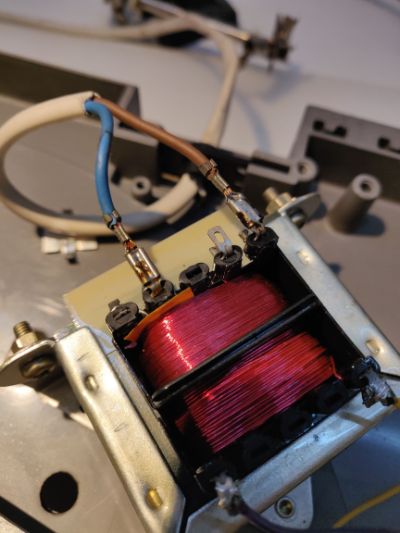 I've never seen faston connectors soldered like this before! Faston connectors soldered in place